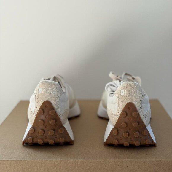 Figs New Balance 327 in Cream, Size 7 - Picture 7 of 12
